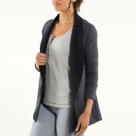 *SOLD* Lululemon Bliss Break Wrap Heathered black - Picture 3 of 10
